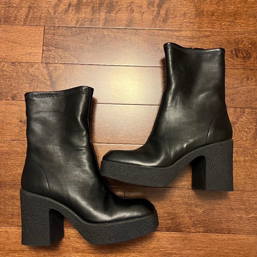 Chinese Laundty chunky heel ankle boot NWOT